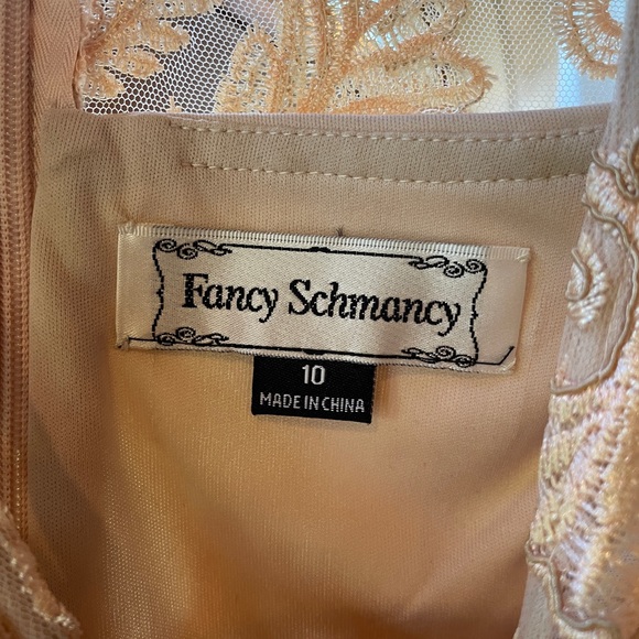 ✨gorgeous gown✨ - Picture 3 of 4